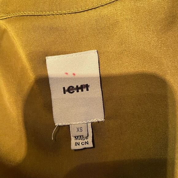 Ichi short dress button down size XS 
Belted 
2 front pockets 
100% polyester - Picture 6 of 12